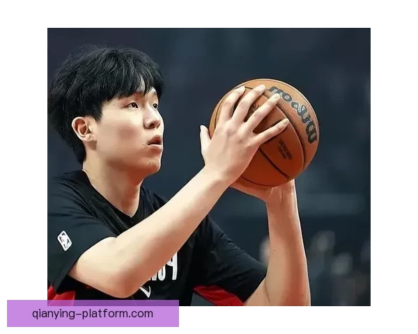 开拓者全家福大合照：杨瀚森C位领衔，利拉德昔日位置成回忆